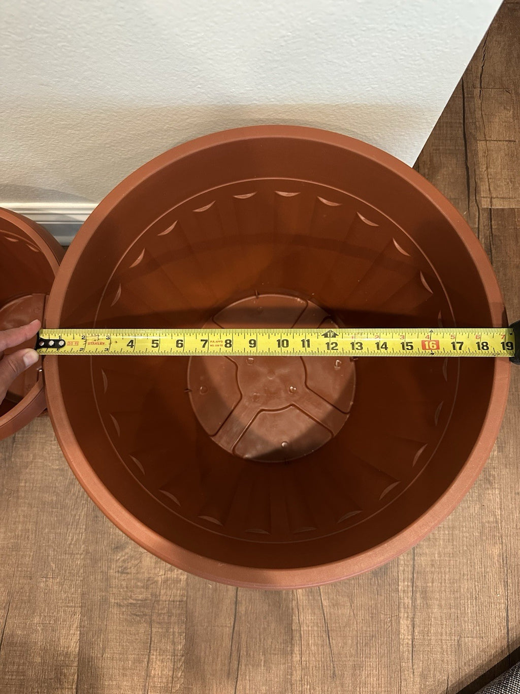 5 Pieces Resin Planter Set With Matching Saucers - Durable And Lightweight