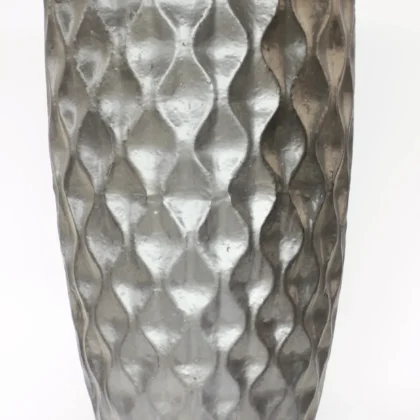 Tectonic Curve – Mid-Height Carved Planter